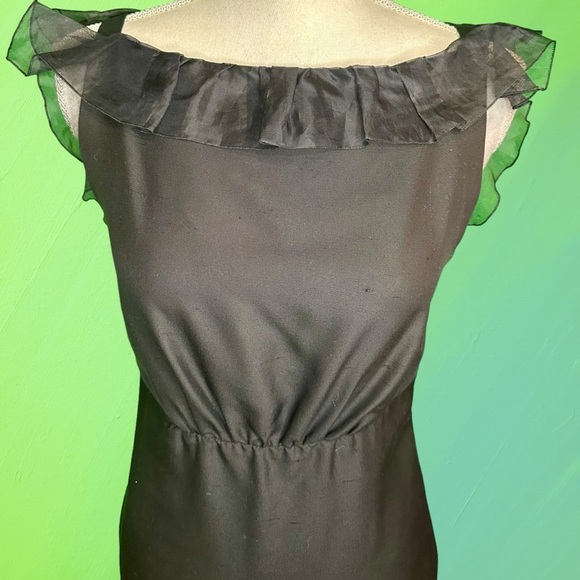 Vintage Giambattista Valli Black 100% Textured Silk Ruffled Neckline Midi Dress - Picture 4 of 16